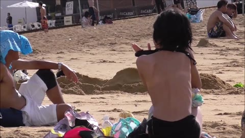         ぶかぶか水着のC
    