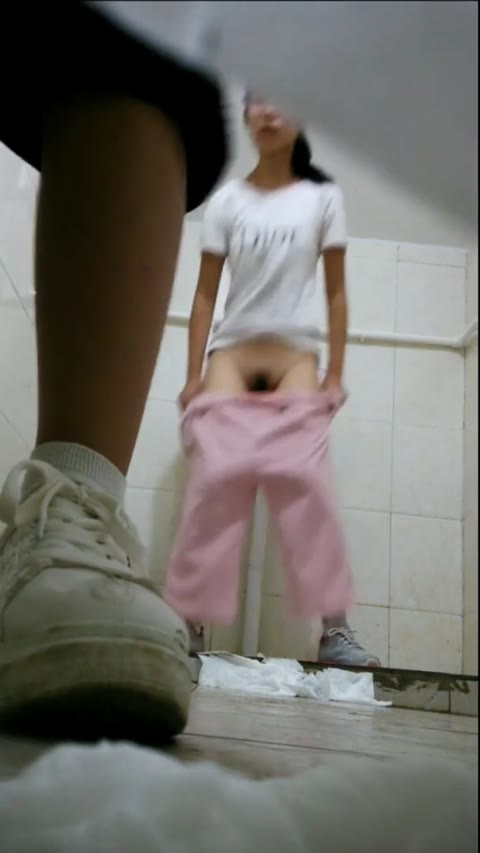         【中国・天津】「寮」トイレ一部始終。①。”寮を利用する”@@ありとあらゆる娘が…@@
    