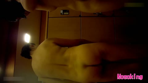         親子で温泉☆脱衣所で着替える弾力おっぱいのｋ、他多数出演！
    