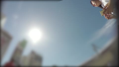         逆さ撮り出てくるところを待ち伏せパンチラ光量抜群 09
    