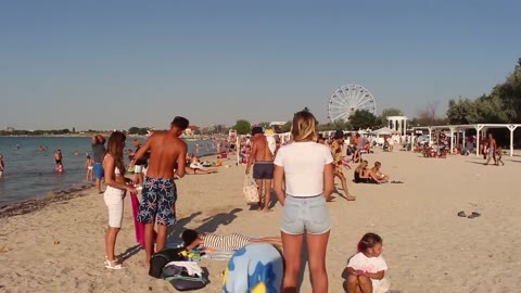         海外ビーチトップレス少女14分　Cute girls topless beach wedgie 14min
    