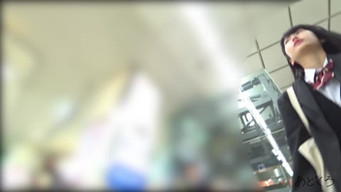         【制服JK】さかさんぽ No.017 可愛すぎて急接近。ガサツに開いたお股に直撃取材!
    