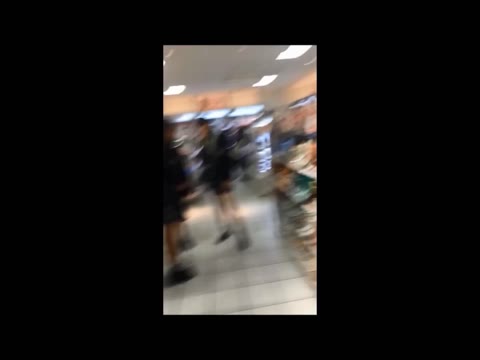         パンティーにオシッコ染みの制服チャン・・
    