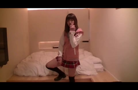         夏休み・家出中の少女とホテルで援○交際
    