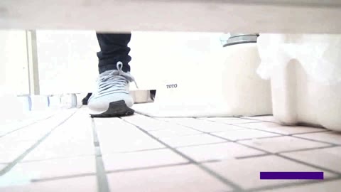         凄い!!美少女ばかりを呼び寄せる奇跡のトイレで覗き見
    