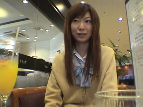         色白美肌。緊張気味のJKと学校の制服で援〇交際SEX
    