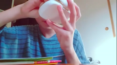         【無】えす級な女の子が勉強の合間にオナニー
    