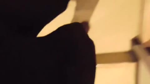         パイパンギャルのネカフェでこっそり生ハメ露出
    