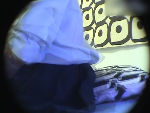         現役女子高生１８才と盗撮部屋で隠し撮りSEX
    