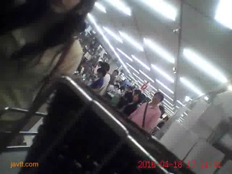         バモスさん投稿！徘徊逆さ撮り パンチラデパート！ Case.04
    