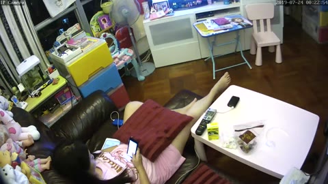         ソファーの上でのガチなオナニー
    