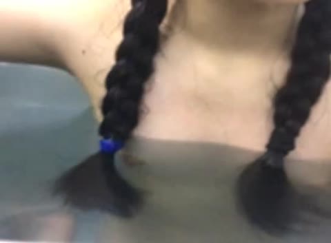         三つ編みの子の風呂live
    