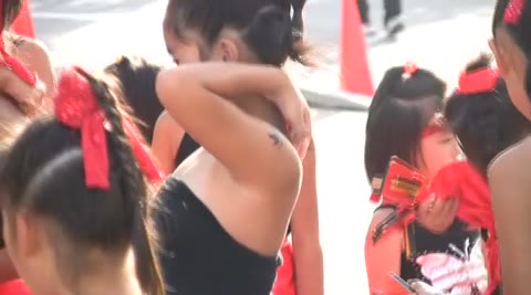         復刻版！！旧作！！ダンス！！チューブトップの踊り子がたくさん！！o18
    