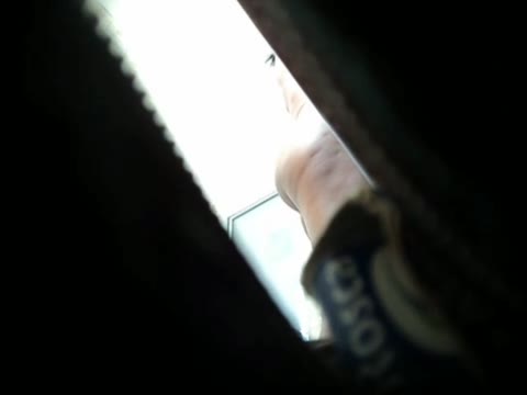         彼らが私の家で週末を過ごすために来たときにシャワーで母と娘をスパイ
    