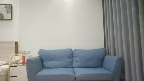         DCカップカップ美少女
    