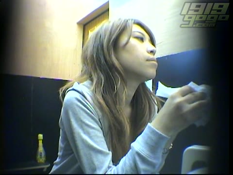         ビーチトイレ盗撮 和式完全制覇89
    