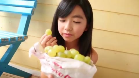         【興奮MAX♡】水を含んだ事でお尻の割れ目があらわに・・・
    