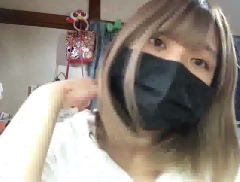         【ライブチャット】【無】自宅から配信しちゃう10代女子　くぱぁ
    