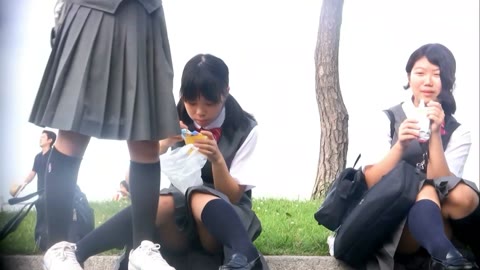         初々しい♬制服姿のＪ〇むすめをかんさつ★水玉生ぱんつの童顔ちゃん！etc4作品
    
