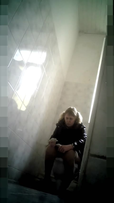         モスクワ商業施設の防犯カメラ2
    