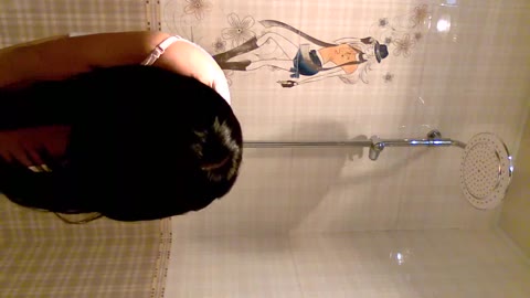         C美少女巨乳入浴
    