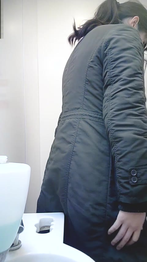         【早期特価】美女コンビニトイレ04-03
    