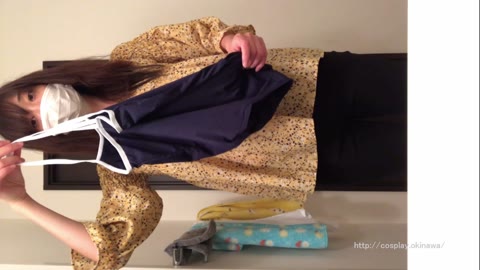         Amazonで買った水着コスプレを試着したら、小さすぎて乳首が丸見えに
    