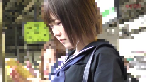         【電車チカン】顔出し制服J○★ミニスカJ○に極太ディルドと電マのW責め★中出し顔射の2連発
    