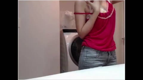         JD妹に思い切りイタズラ＆フェラ
    