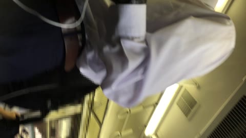         制服逆さ。学園のアイドルに密着☆激カワJ系のエロ太ももとナマパ
    