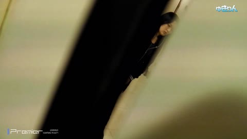         【世界の射窓から】新世界の射窓 No88 必見スニーカーで壁を超える長身!!美女3人
    