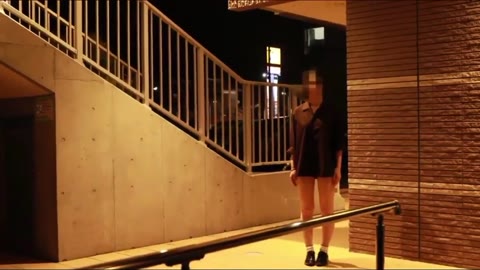         美乳素人娘過激野外露出
    