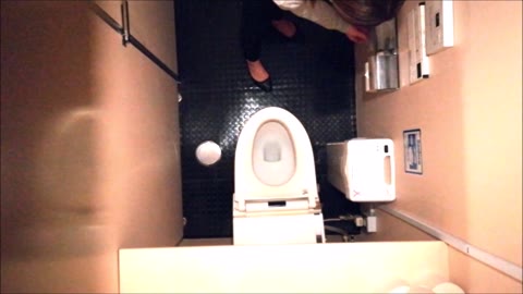         美人お姉さんの排泄　全3名（1人は2回登場）
    