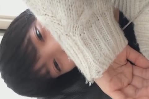         自撮りが大好きな可愛い美少女
    