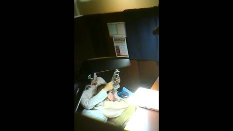         ネカフェの隣がガチSEX
    