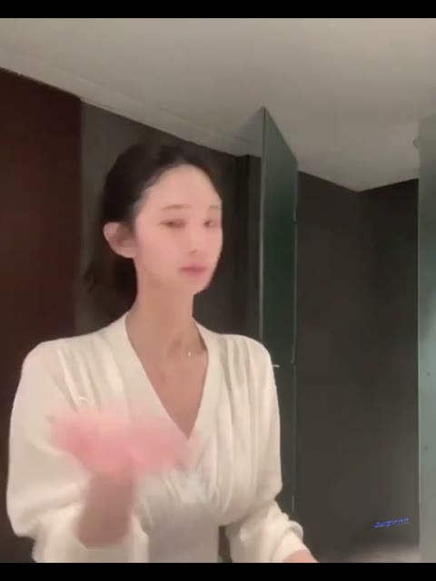         フィットネス好きの美女
    