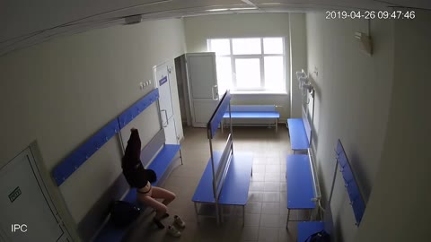         ロシア柔道場更衣室７
    