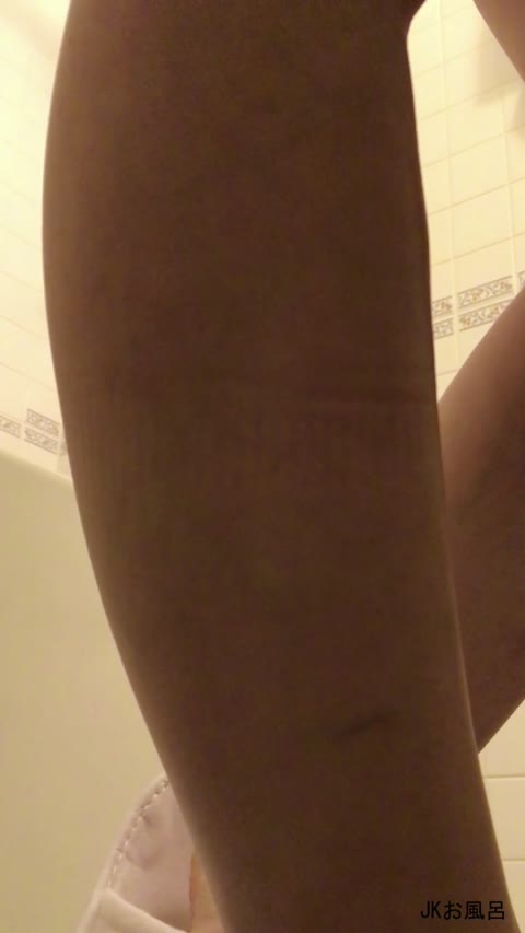         「上○芽○」衝撃！セルフで大量潮吹きをする清楚美少女を盗撮しました
    