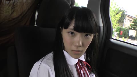         黒髪激カワ女子の車内オナニー！
    