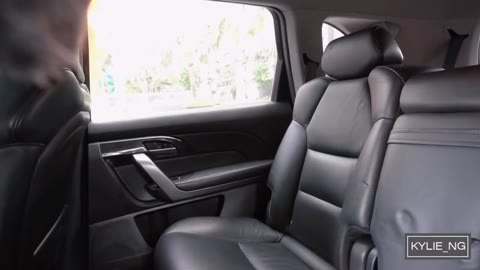         ♡こんな美少女が!!【282】美女が車でノーパン笑顔でパイパンくぱぁ公道走行中オナニー絶叫で汁たらり
    