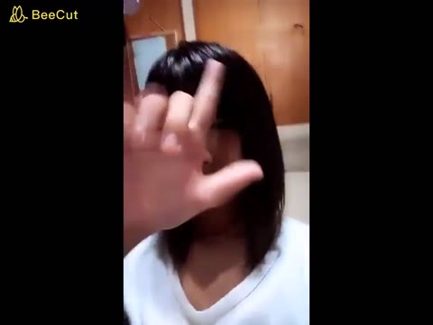         【感動】ボッキ確定のＪＫがついに恥じらいながらもオナ見せ！！
    