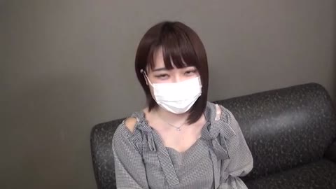         天然Gカップ。柔らかおっぱいの１９歳パイパン女子と生セックスハメ撮り
    