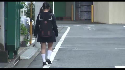         下校途中のｃ学生を拉致ってレ〇プする鬼畜動画、他3本
    