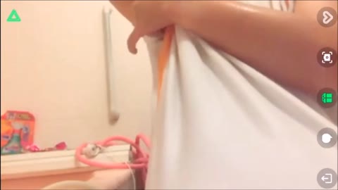         C ノーブラ 体操服 シャワー
    