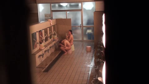         究極の女子　集団風呂　④
    