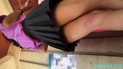         （PC/携帯対応）神レベルの美少女の生パン丸見え！！！
    