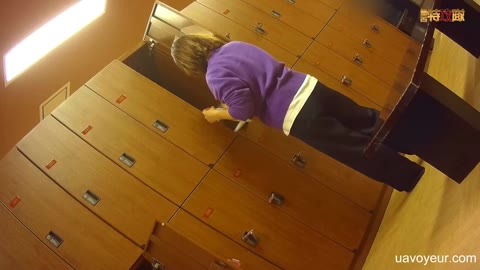         シリーズ一番くっきりな美スジ、カメラの真上で股開き【神降臨 Vol.067】
    