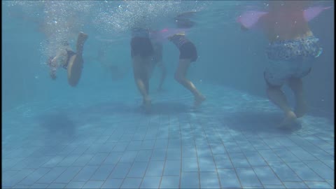         水中水着追跡！vol.15（ぽっちゃりママ尻）【YMUW-1015】
    