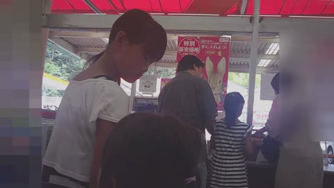         Sのスカートの中身
    