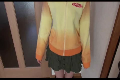         可愛すぎ。メガネのｃ1年生な妹と禁断の・・・。
    